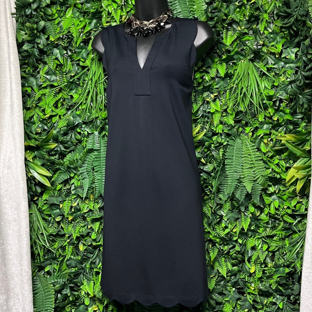 Vineyard Vines Dress Size 10 Blue Scalloped Hem Sleeveless V-Neck Shift 4182